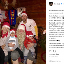 Messi cijela obitelj i Santa topla fotografija